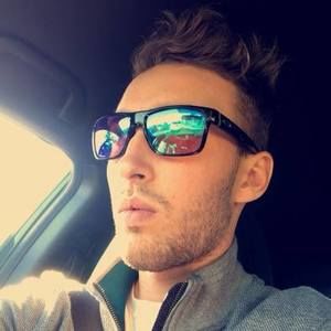 Meet your Posher, Eric